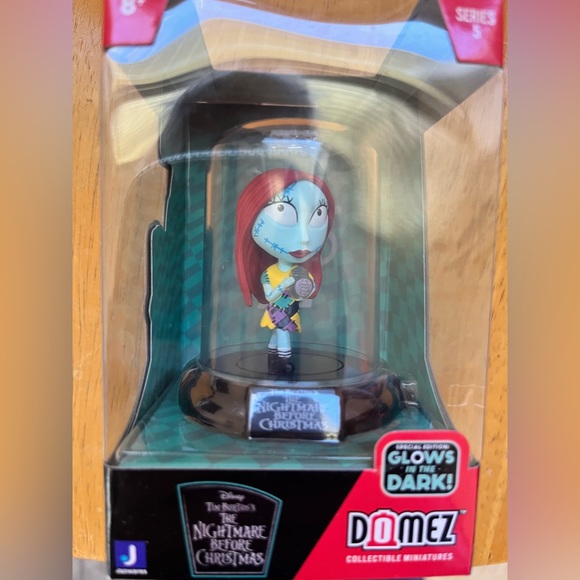 Nightmare Before Christmas Domez Collectible Miniatures Set of 4 - Picture 3 of 5